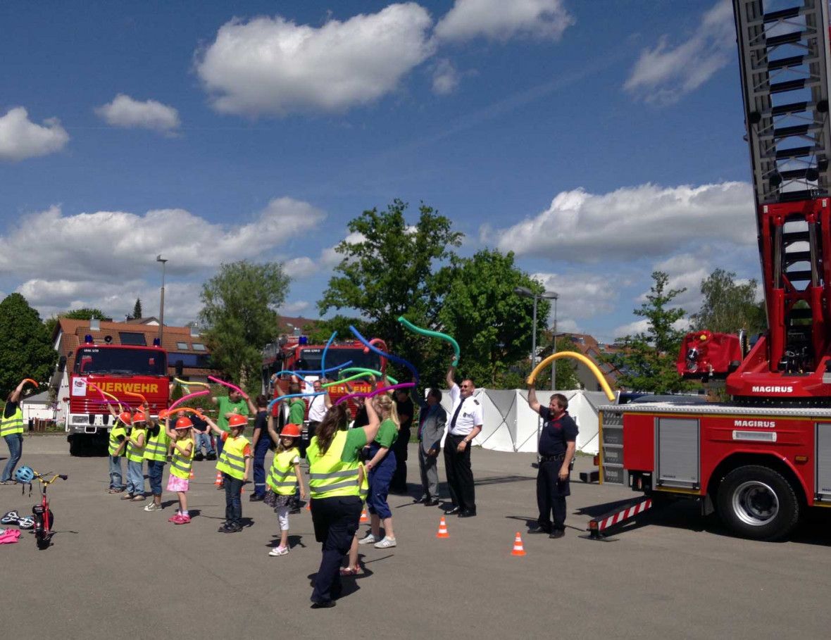 Nachwuchsförderung in der Kinderfeuerwehr Uhldingen-Mühlhofen, hier bei der Fahrzeugweihe am 10. Mai 2015